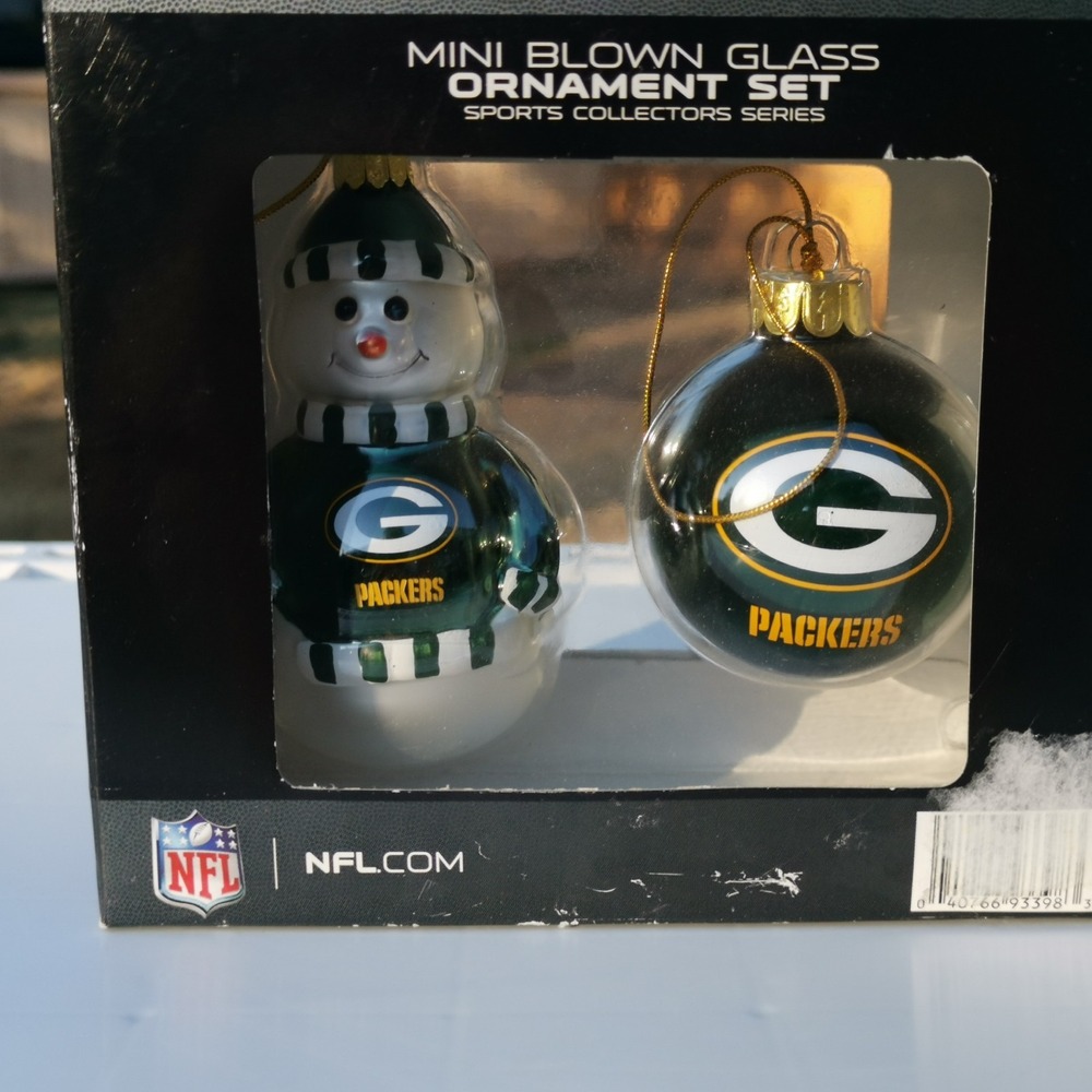 Sports Collectors Series NFL Mini Blown Glass Ornament Set "Wisconsin Packers "